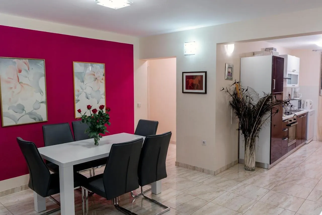 Lovely, Big, Apt1 With Privat Pool Peroj 0*,