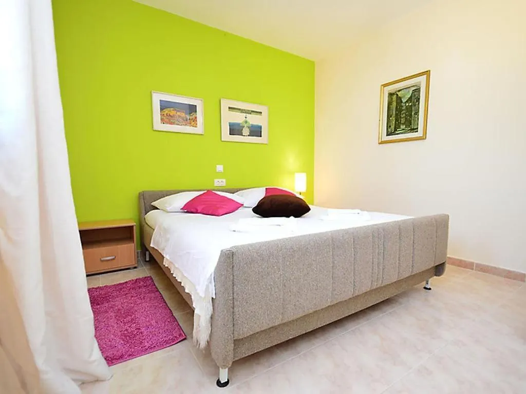 Lovely, Big, Apt1 With Privat Pool Peroj Apartment