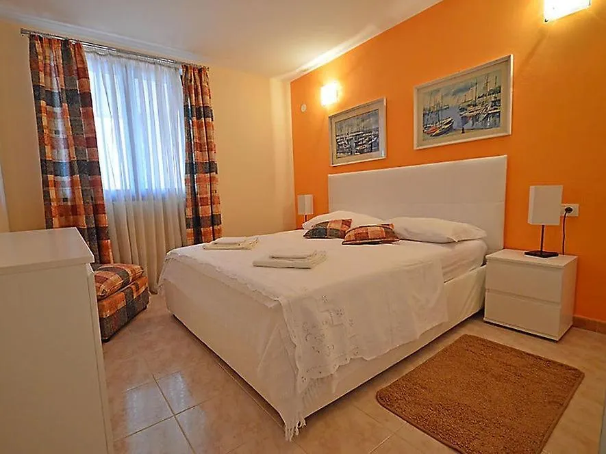 Lovely, Big, Apt1 With Privat Pool Peroj
