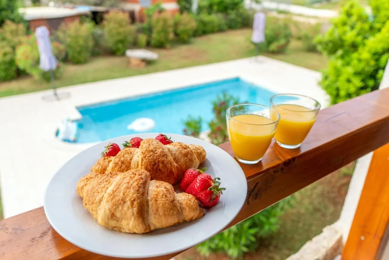 Lovely, Big, Apt1 With Privat Pool Peroj 0*,  Croatia