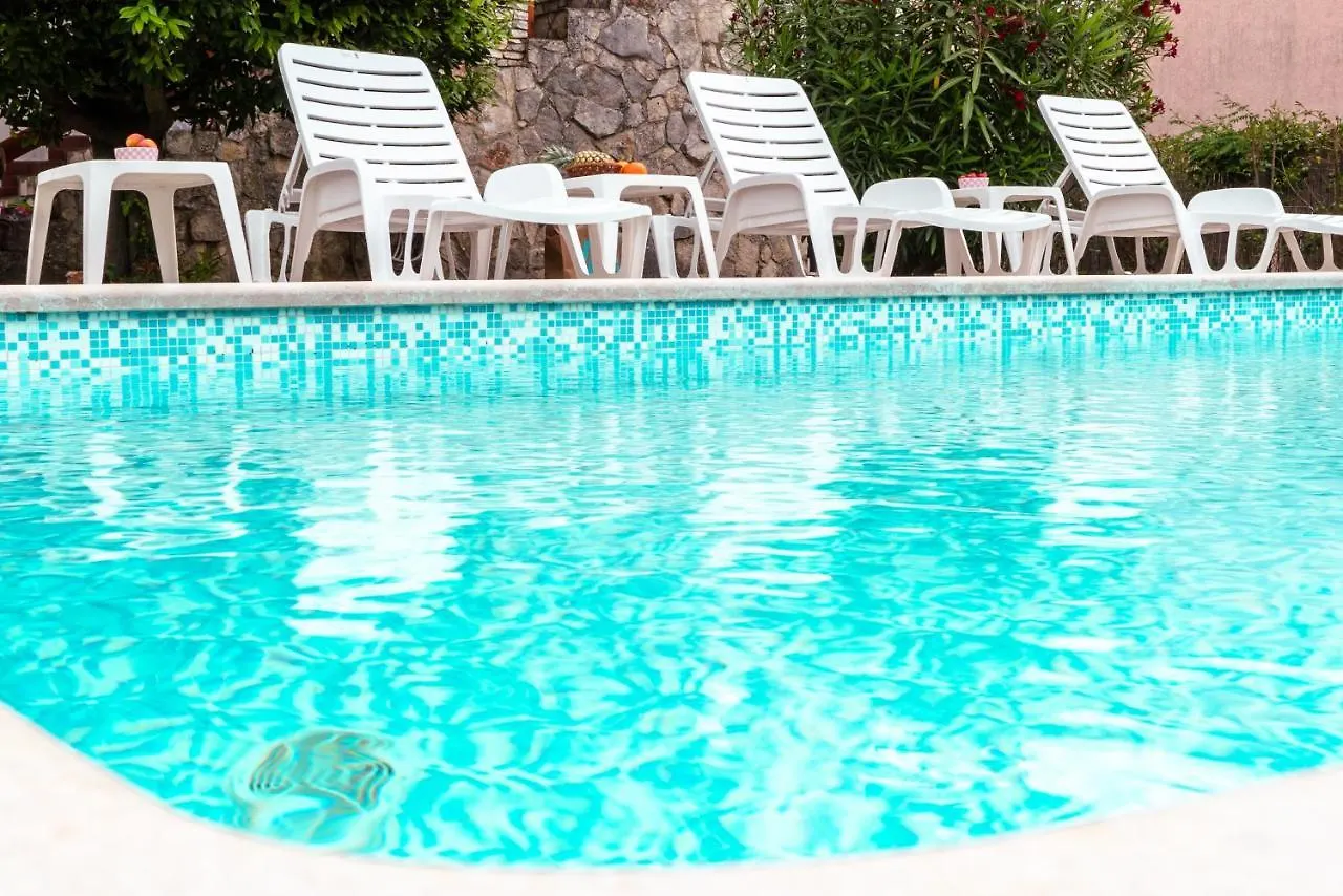 Lovely, Big, Apt1 With Privat Pool Peroj